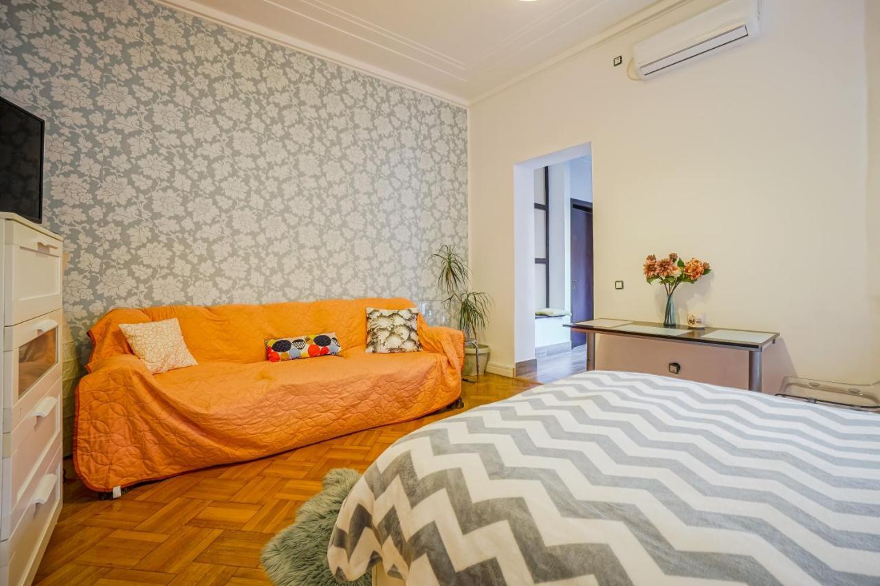 Victoriei Blue Apartment บูคาเรสต์ ภายนอก รูปภาพ