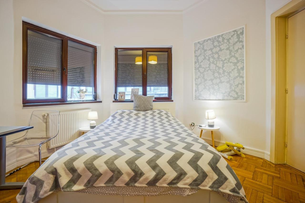 Victoriei Blue Apartment บูคาเรสต์ ภายนอก รูปภาพ