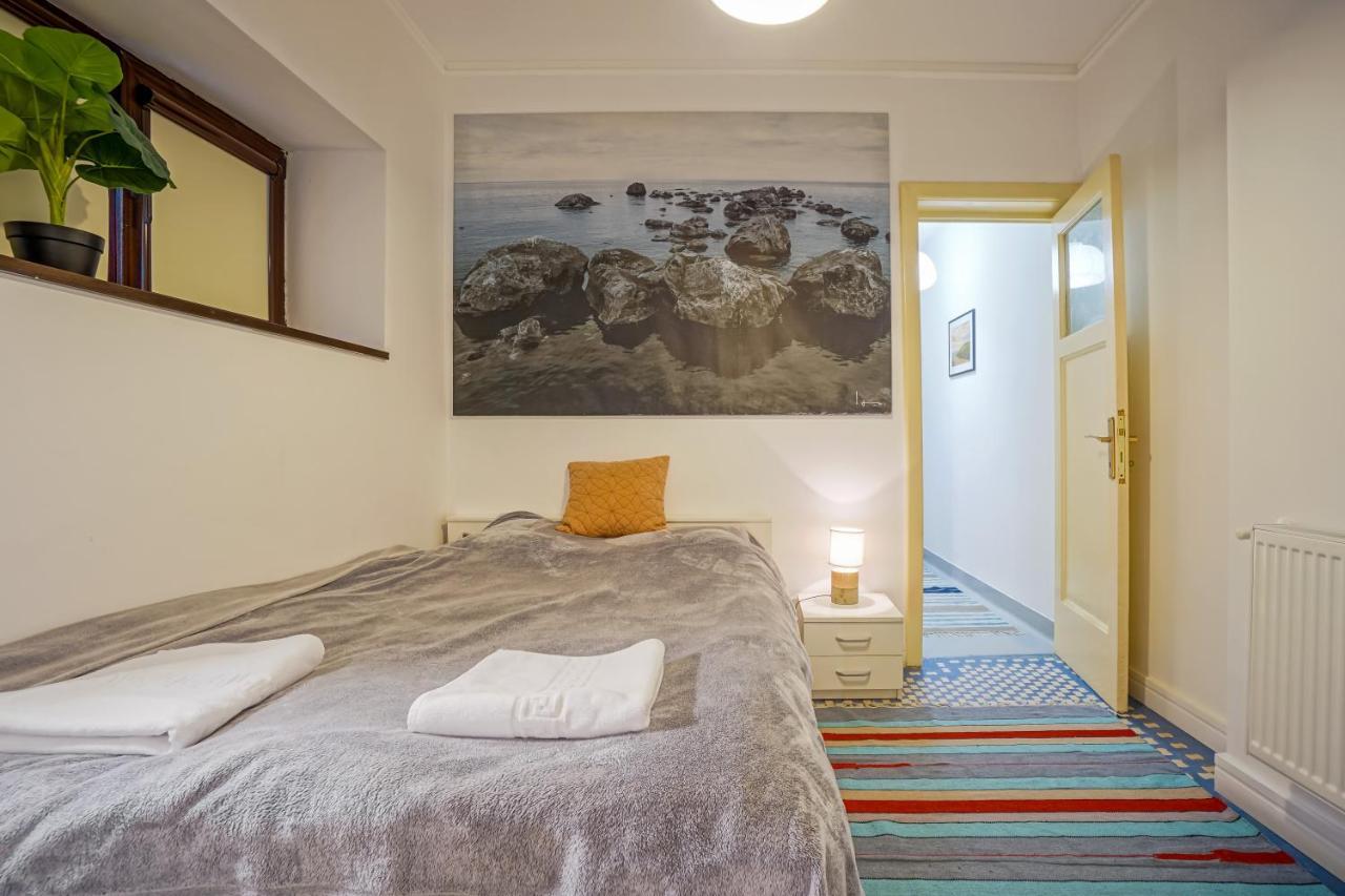 Victoriei Blue Apartment บูคาเรสต์ ภายนอก รูปภาพ