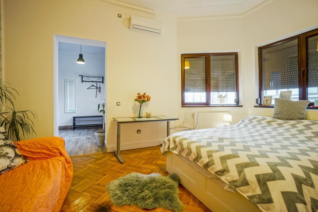 Victoriei Blue Apartment บูคาเรสต์ ภายนอก รูปภาพ